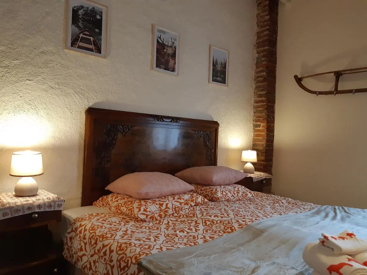 Bnb Ferme Beauregard Les Pyrenees Artigat Bed & Breakfast